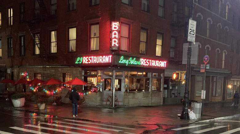 Long Island Bar exterior