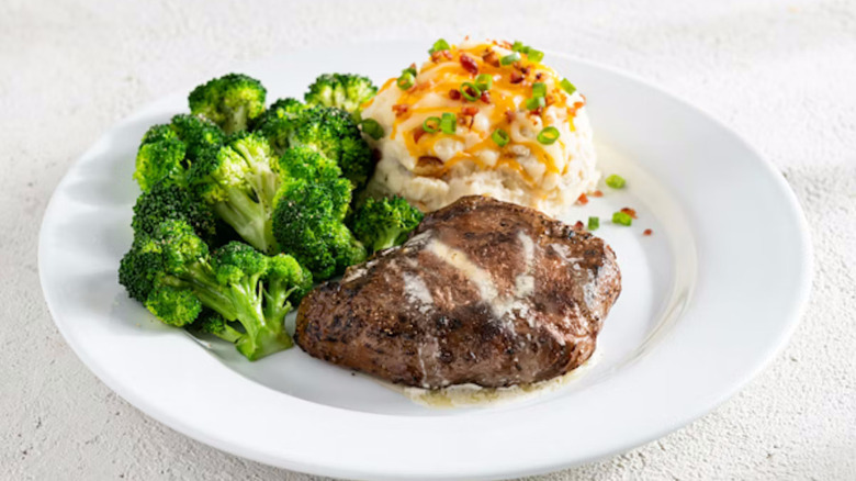 A sirloin steak with broccoli and mashed potatoes at Chili's