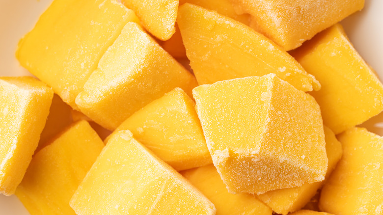 Frozen mango chunks