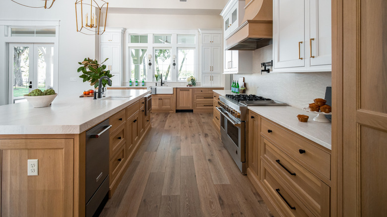 Updated kitchen and appliances