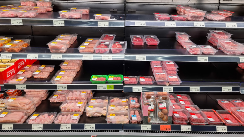 Aldi meat department display