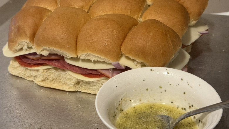 dinner rolls sliders served with dressing