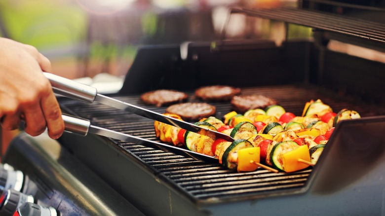 Grilling meat and vegetables