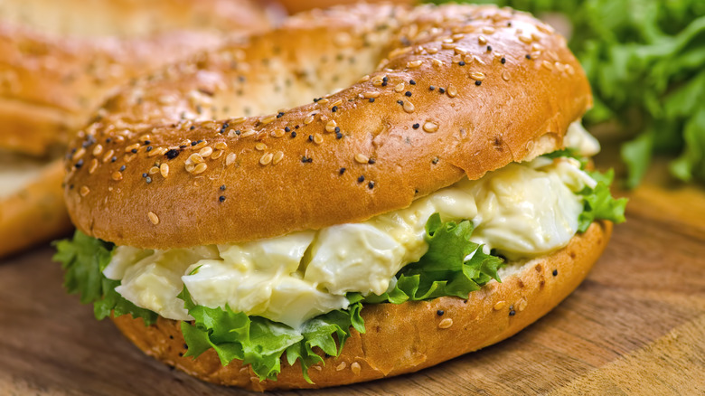 Sesame seed bagel egg sandwich