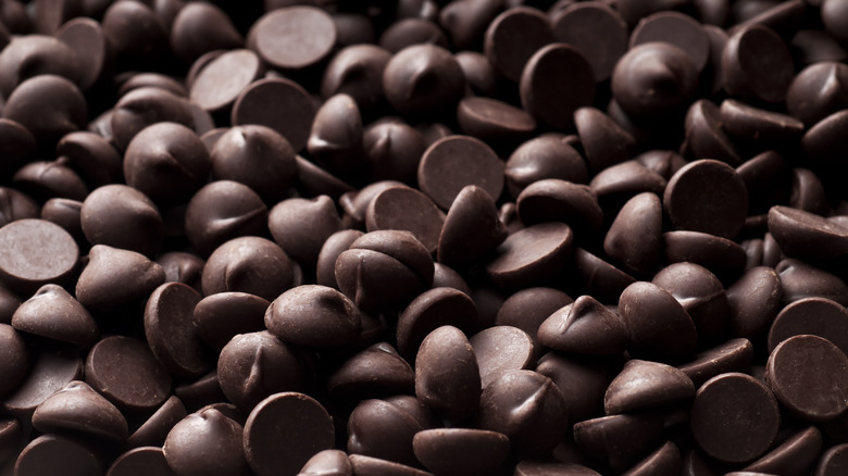 Zoom in on chocolate chips