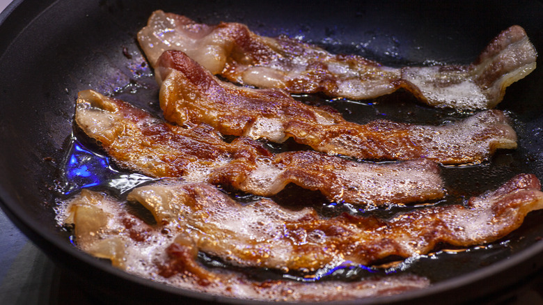 bacon in pan