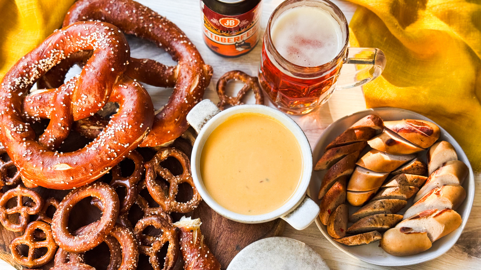 Das beste Rezept für Bierkäse-Brezel-Dip