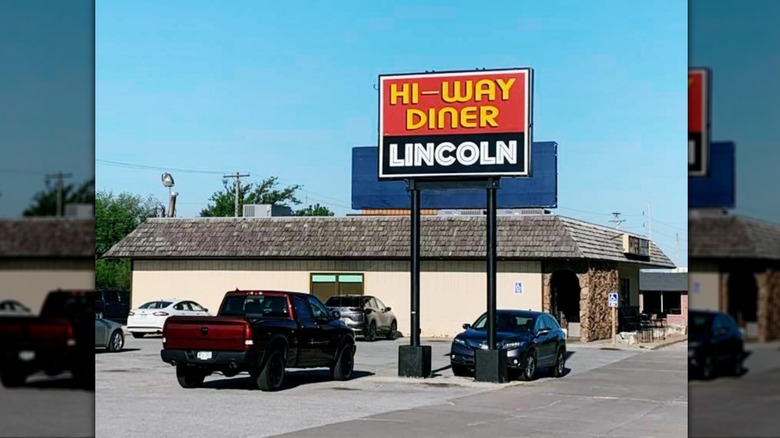 Exterior of Hi-Way Diner