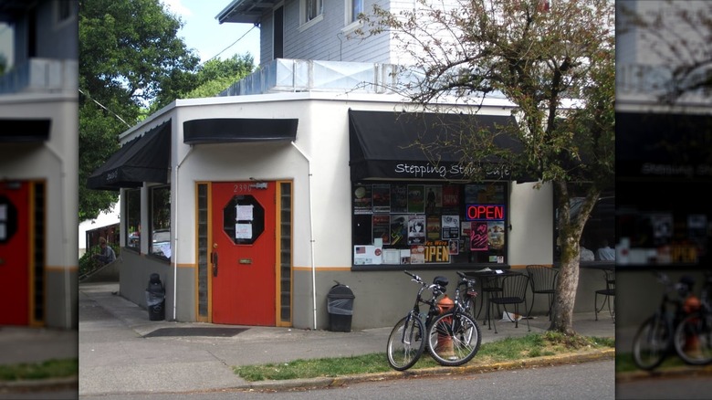 Exterior of Stepping Stone Cafe