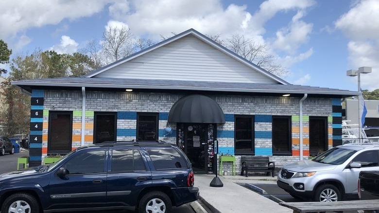 Exterior of Early Bird Diner