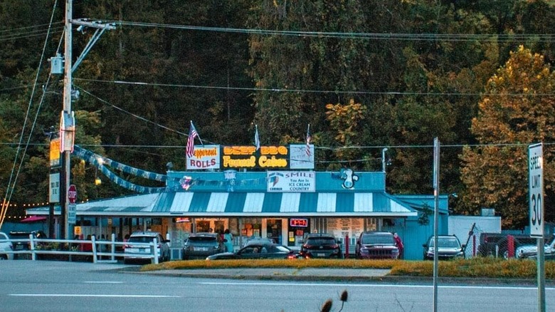 Exterior of Dairy Creme Corner