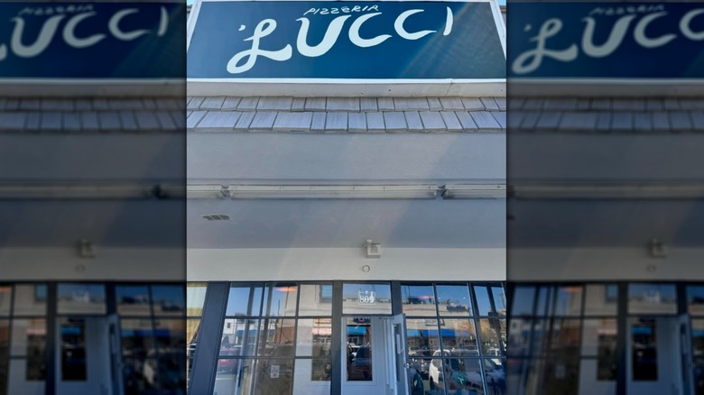 Front door and signage of Pizzeria 'Lucci