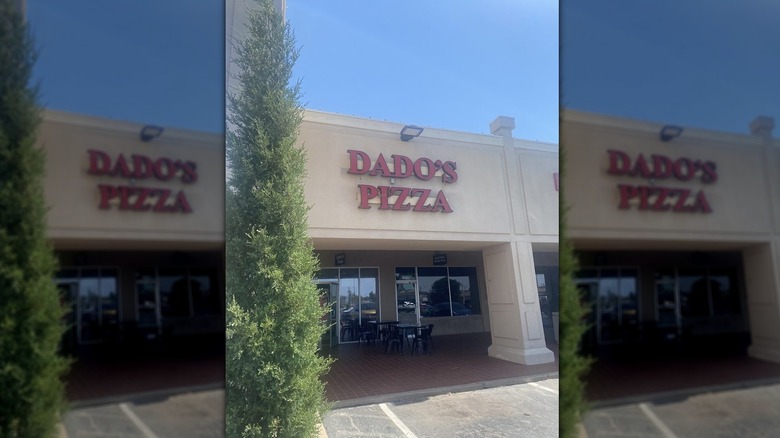 The exterior of Dado's Pizza