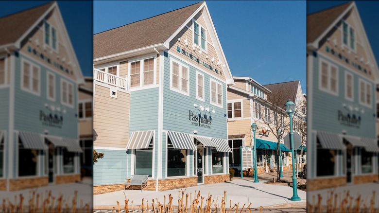 The painted blue exterior of Pasquale's Pizzeria Napoletana