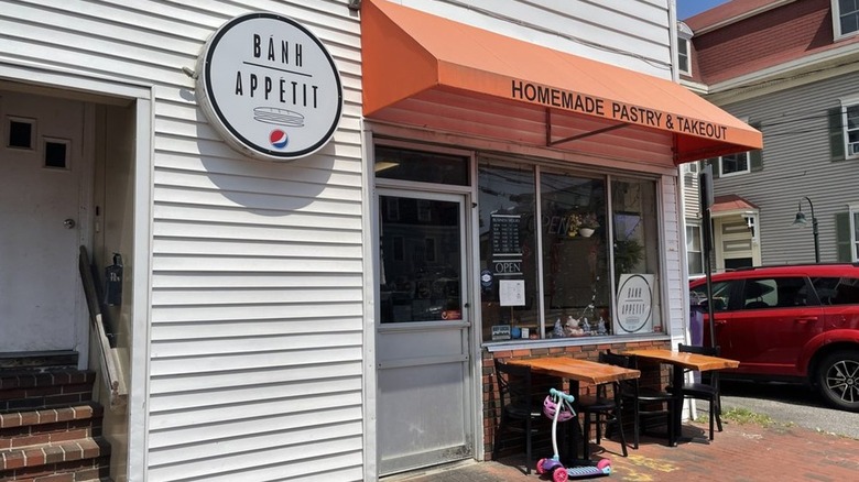 Entrance to Banh Appetit