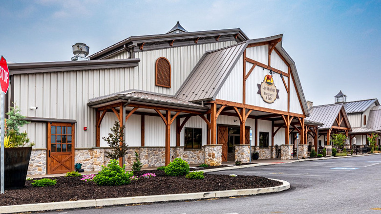 Exterior of Lapp Valley Farm creamery