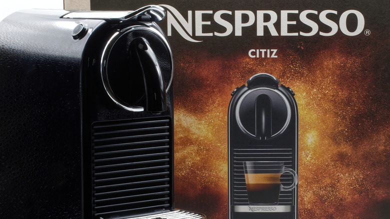 Nespresso CitiZ and its box