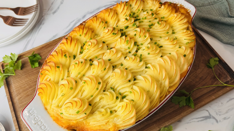 Shepherd's pie in large oval baking dish