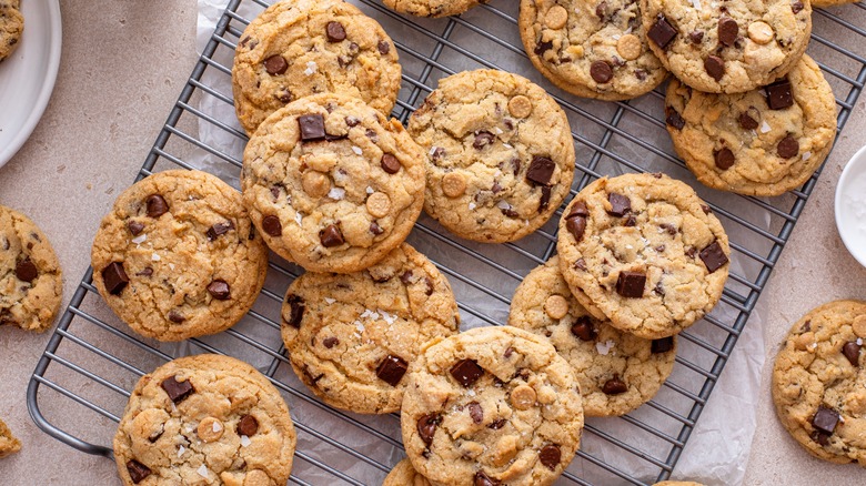 Cookies cooling on a wire rack