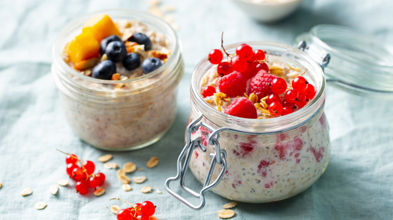 Greek yogurt overnight oats