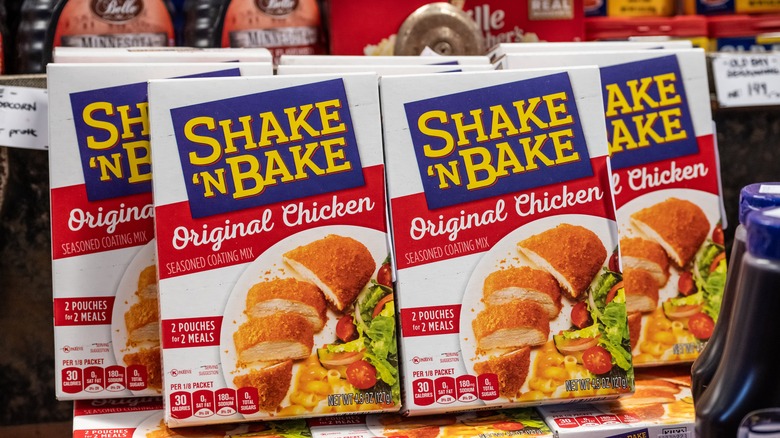 Boxes of chicken flavored Shake 'n Bake.