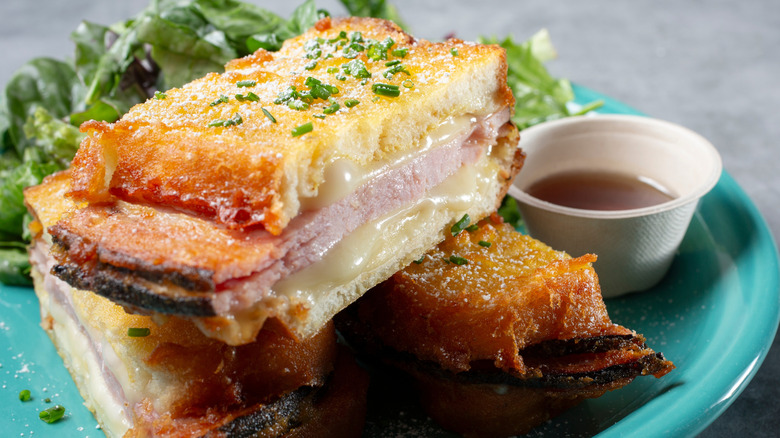 A Monte Cristo sandwich