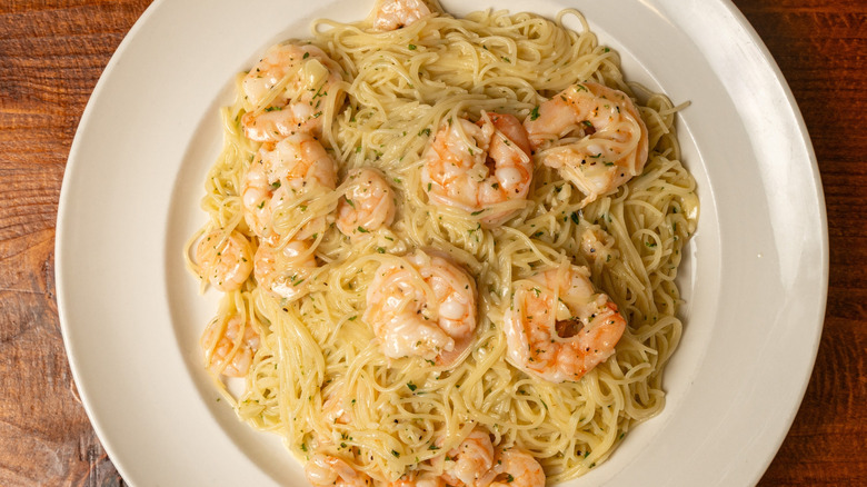 plate of shrimp scampi
