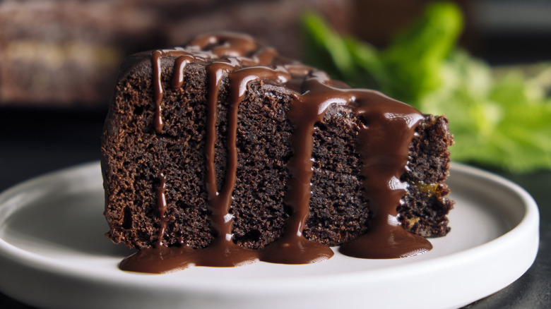 Chocolate cake with fudge