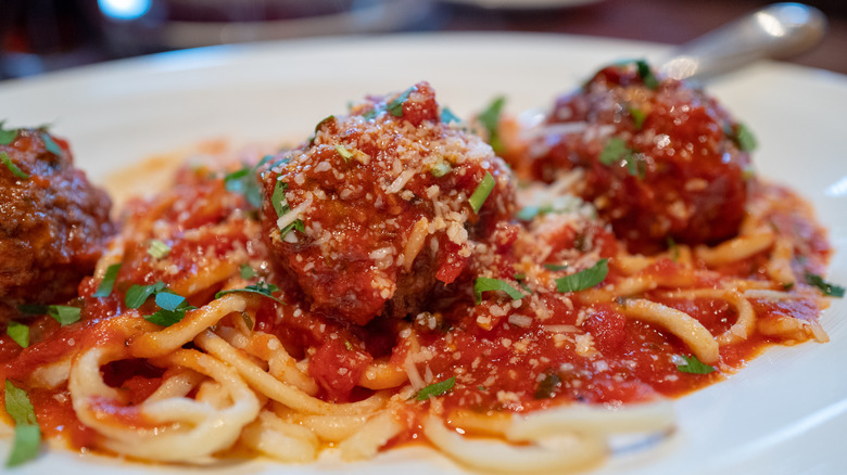 a bowl of spaghetti and meatballs