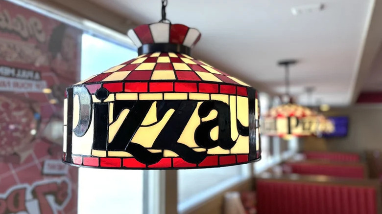 A Tiffany-style lamp at a Pizza Hut Classic location