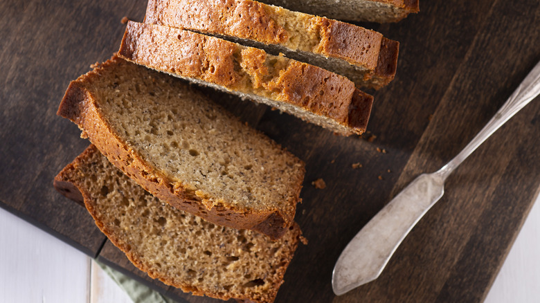 banana bread slices