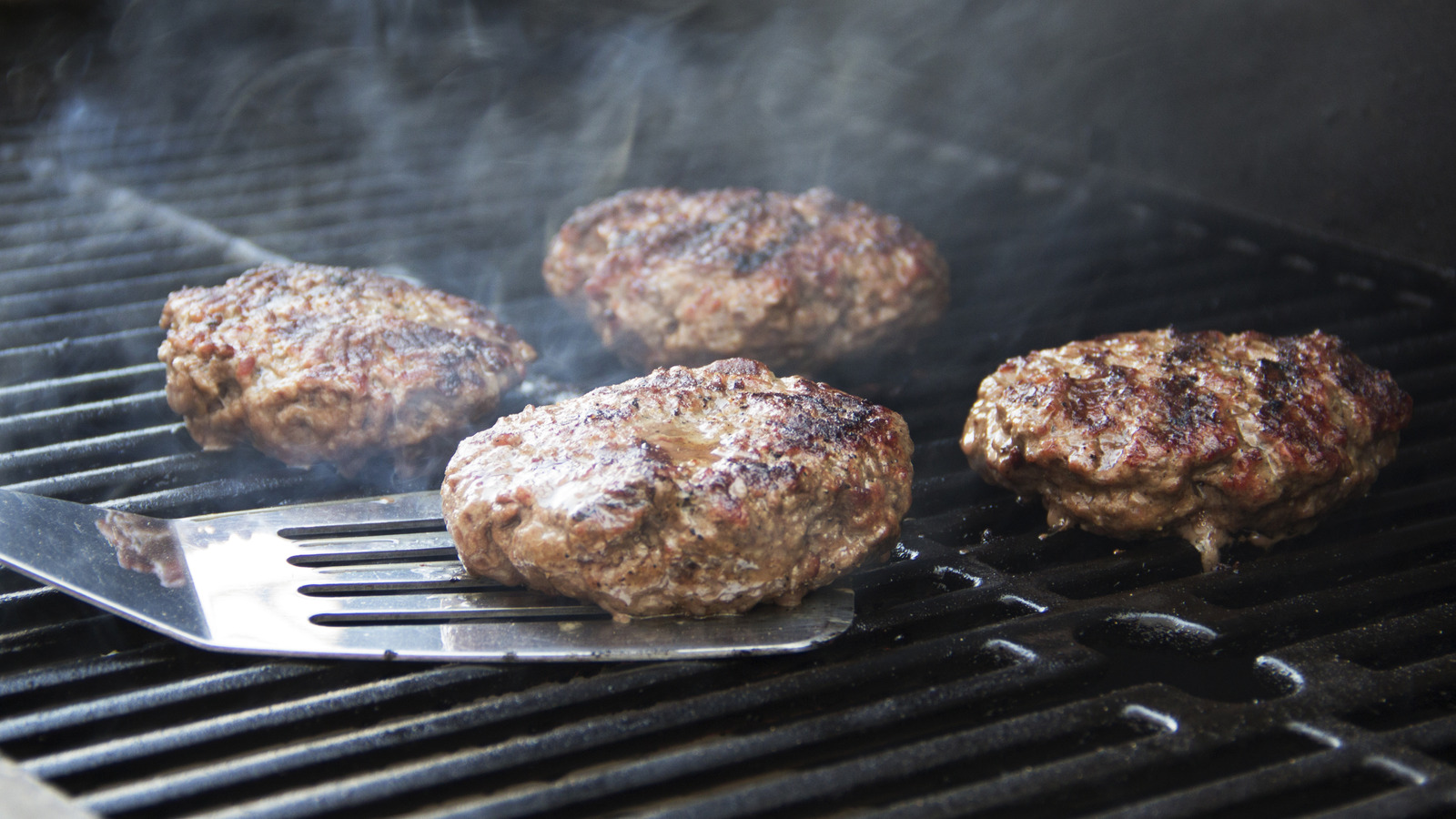 Cooking Oil Is The Secret To Perfect Hamburger Patties Without The Mess
