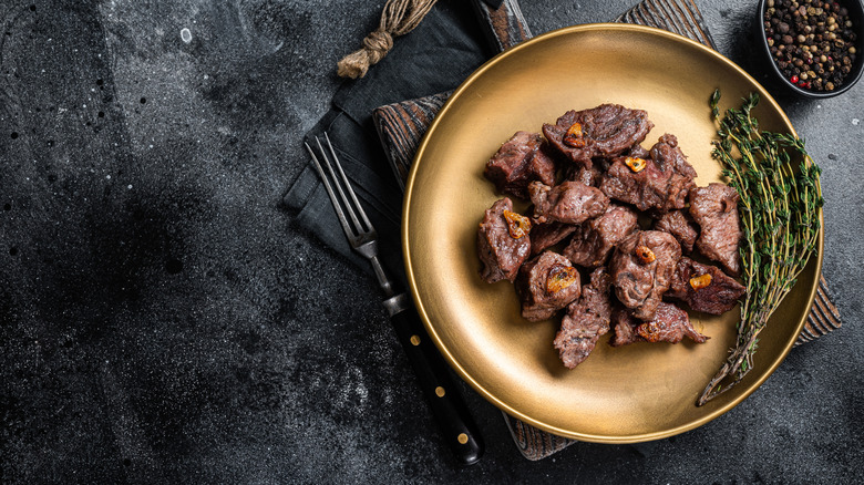plated prepared steak tips