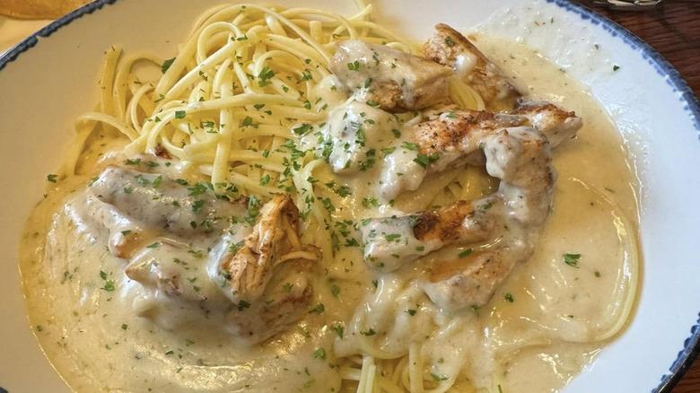 red lobster alfredo pasta