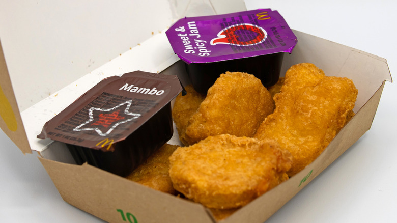 McNuggets with Mambo and Sweet & Spicy Jam sauce