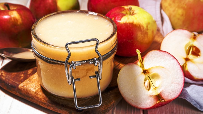 Applesauce and apples