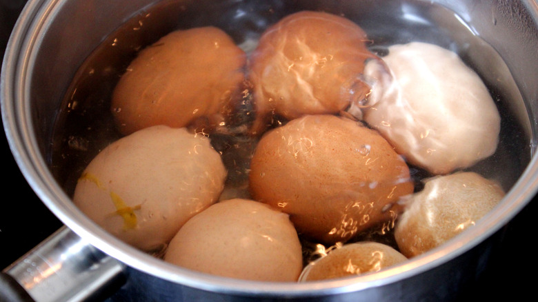 Eggs in the boiling process