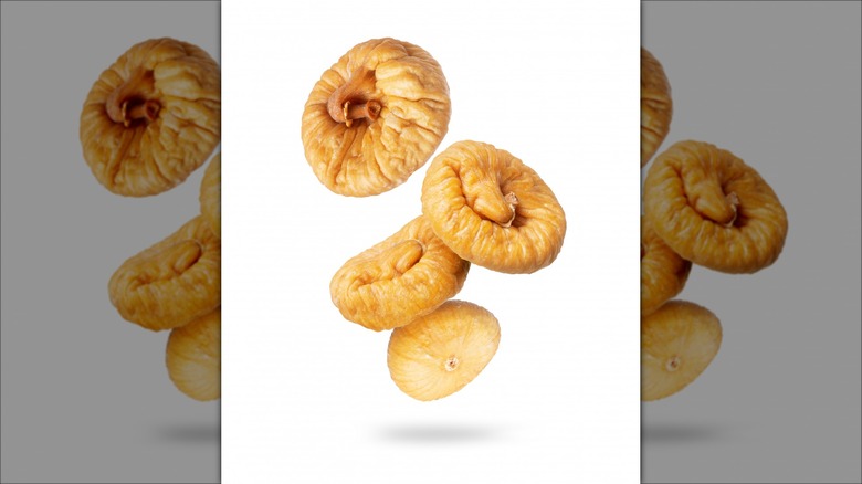 A couple of dried figs