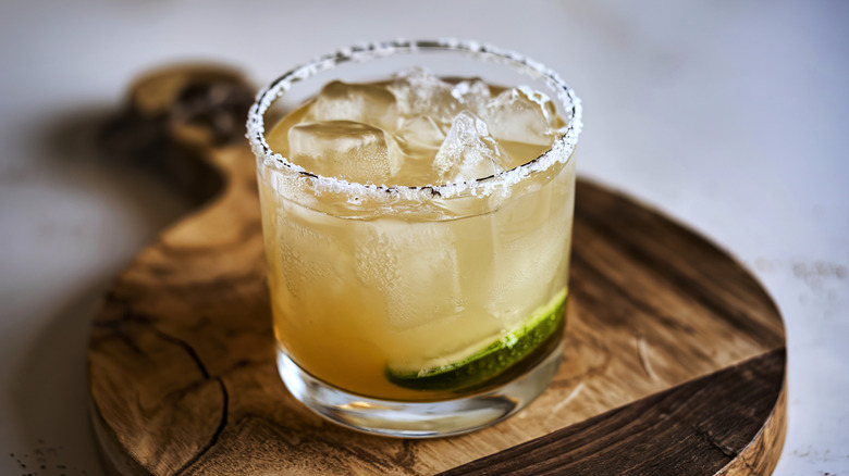 A frozen margarita cocktail.