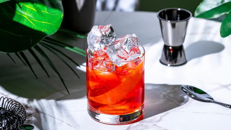 a negroni with lots of ice