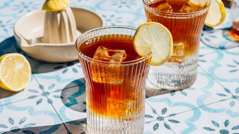 Sparkling coffee with lemon