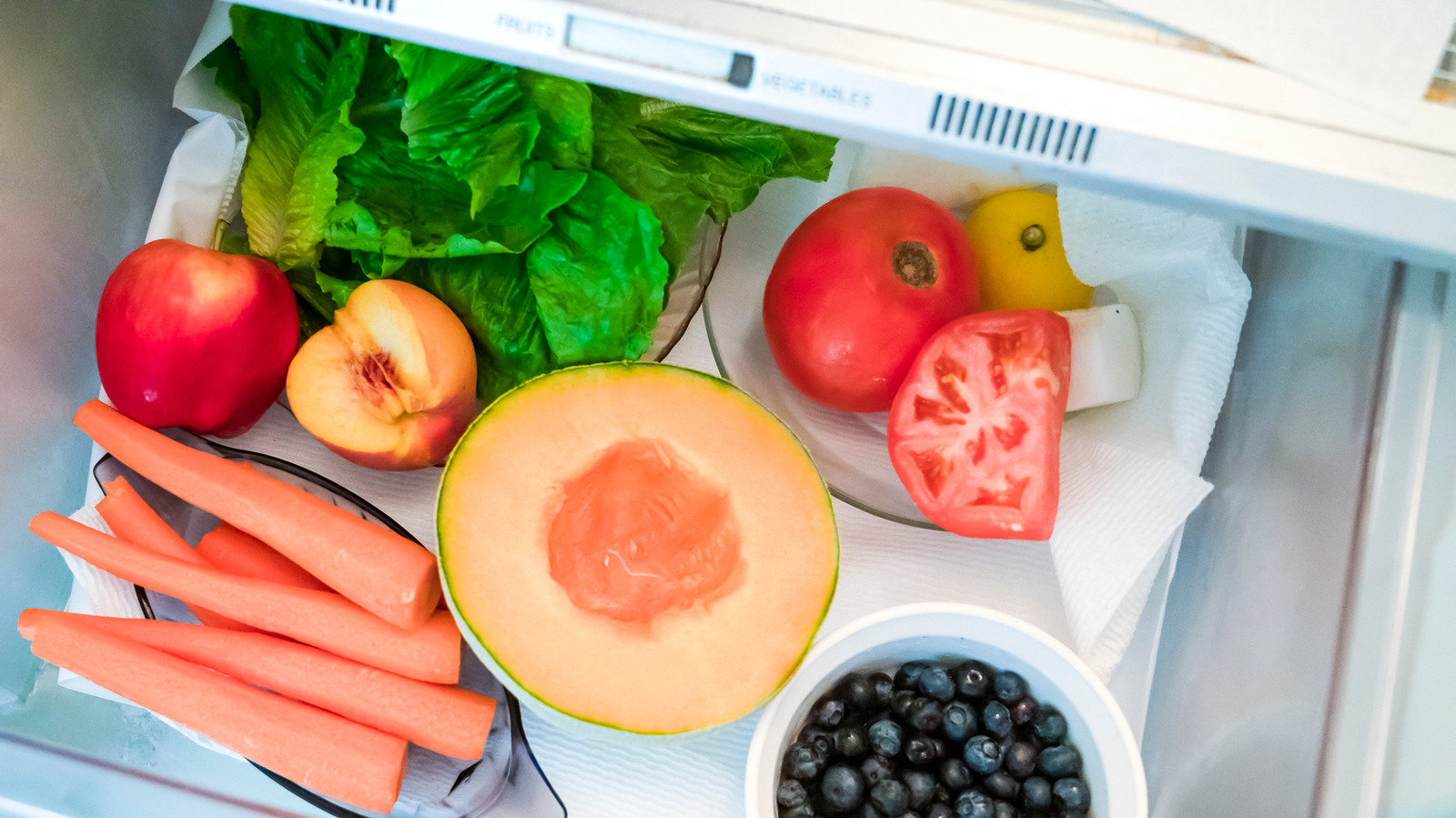 The Foods You Should Be Storing In Your Fridge's Crisper Drawer