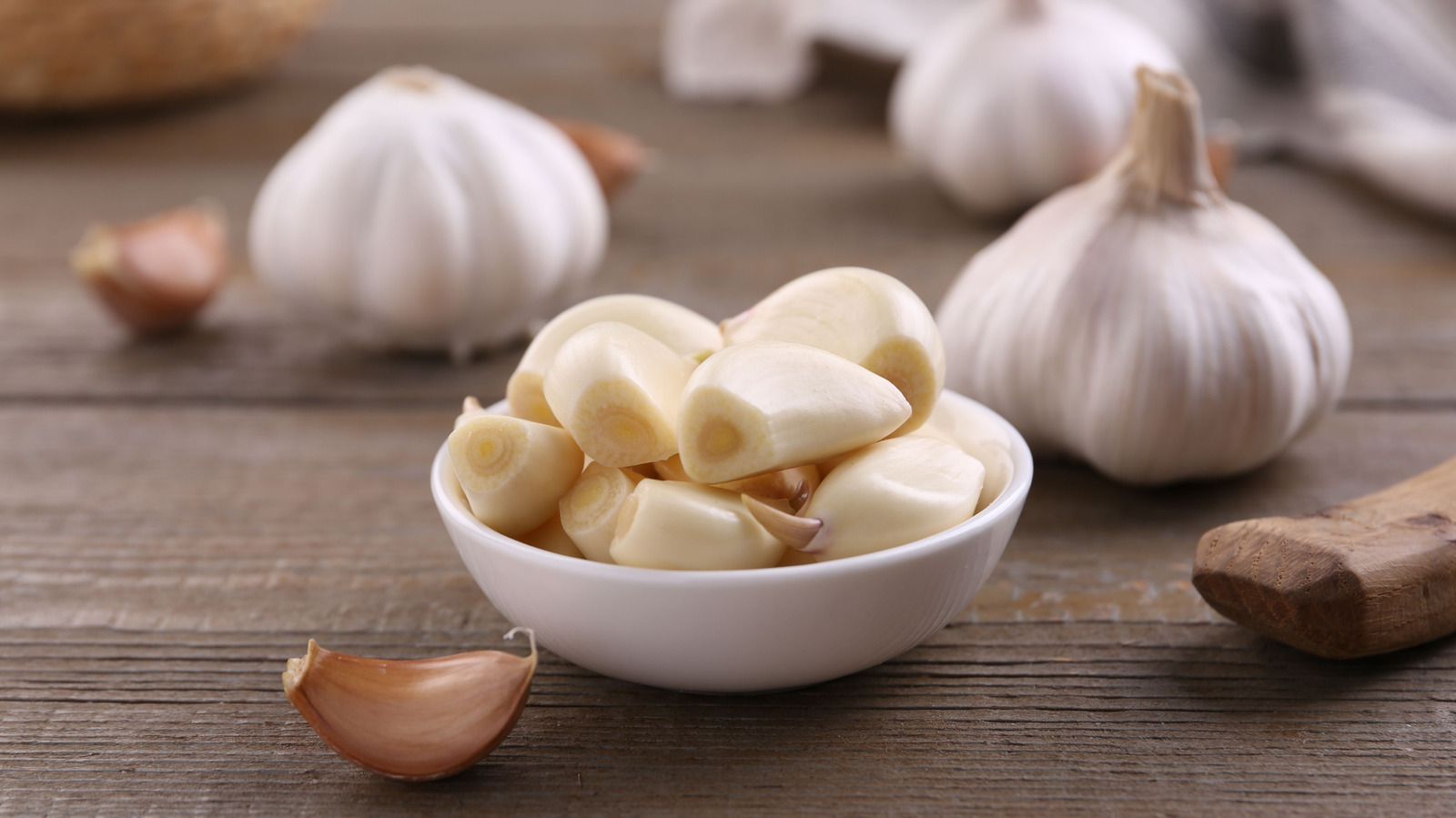 Der gefrorene Knoblauch-Hack, den Sie dringend für schmackhaftere ...