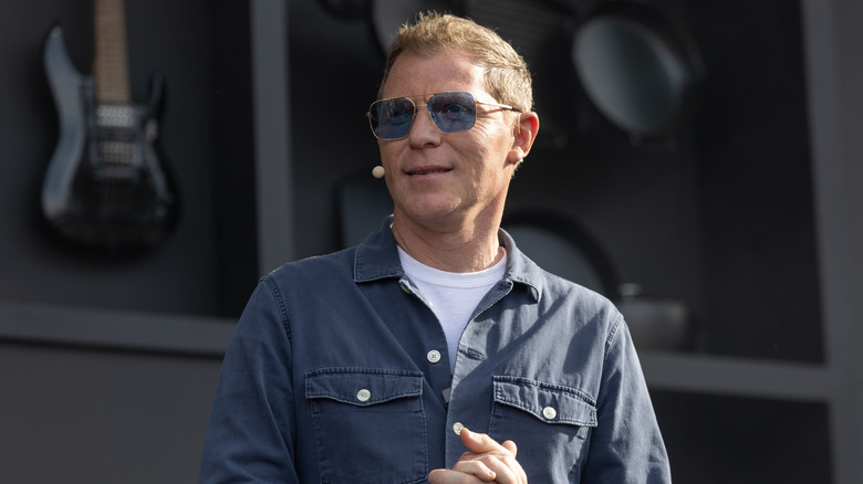 Headshot of chef Bobby Flay