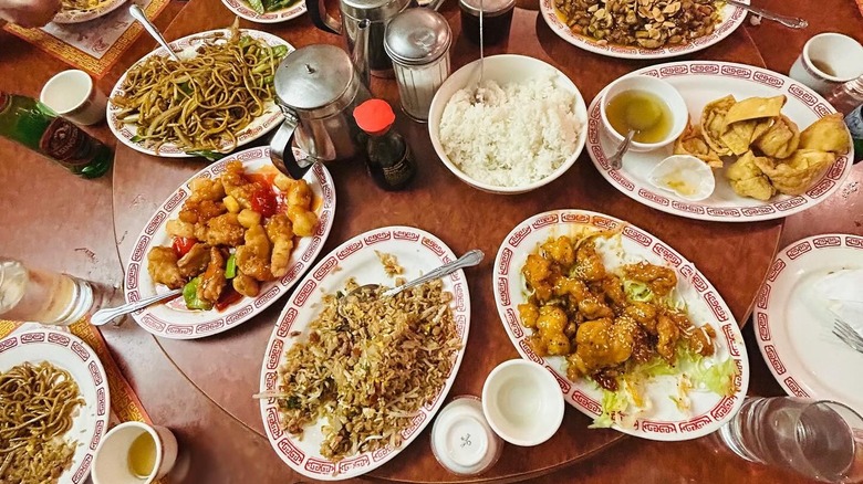 A variety if of Chinese dishes at Shuang Cheng in Minneapolis