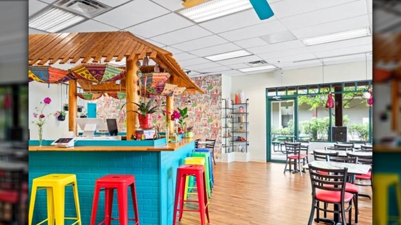 Interior of Aromas of India in Williston