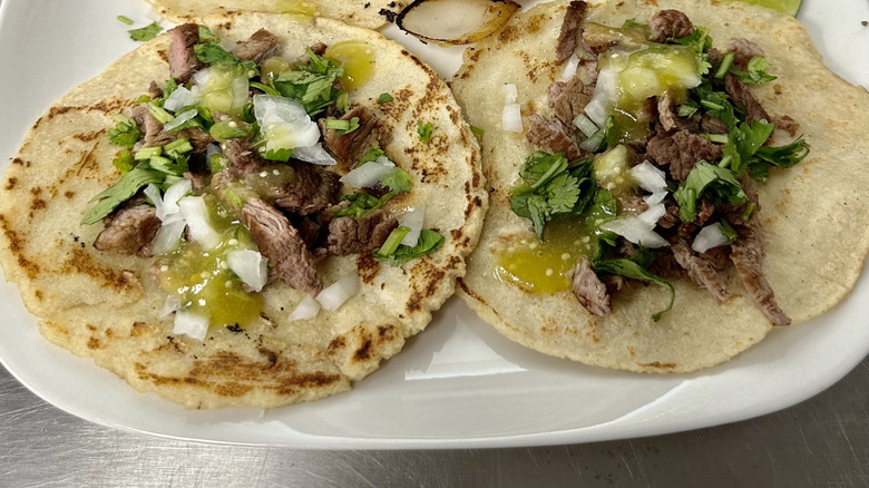 A plate of tacos at Los Jefes