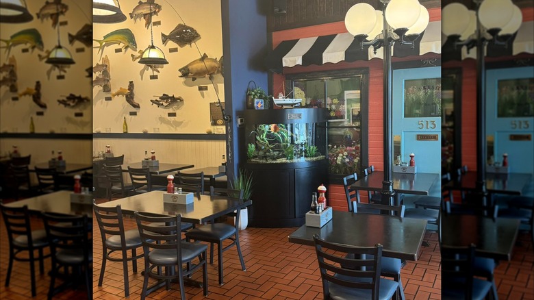 Dining room of Fresh Off the Hook