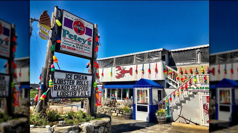 Exterior of Petey's Summertime Seafood