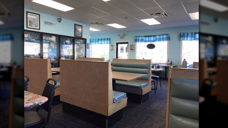 Dining room of Ray's Seafood Market and Restaurant